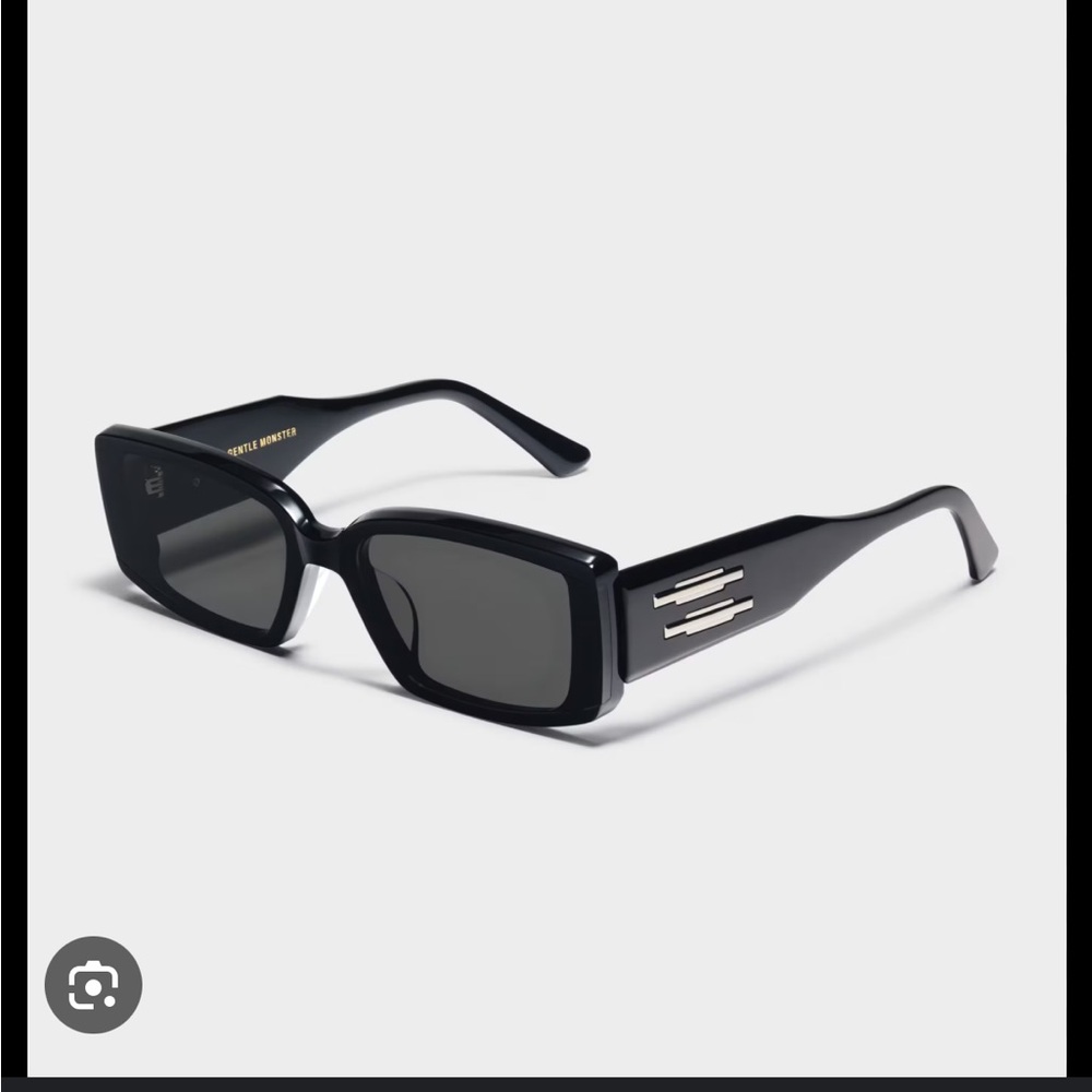COPY - GENTLE MONSTER Black Deus Sunglasses